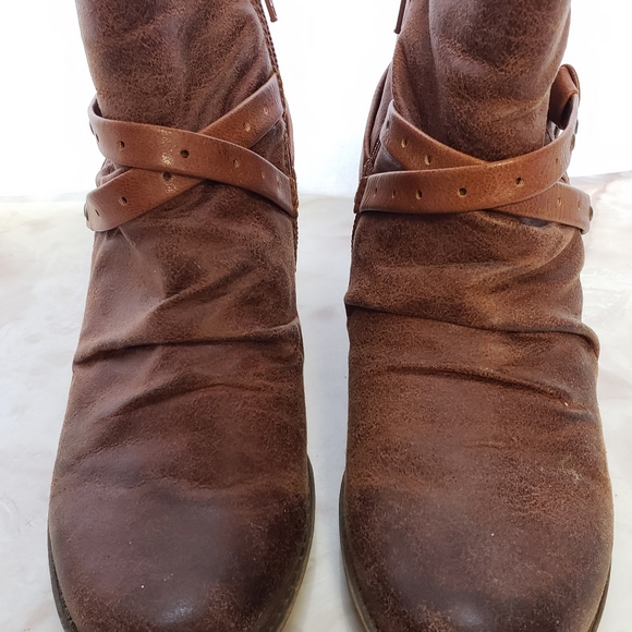 Baretraps 6M Brown Booties - Picture 2 of 5